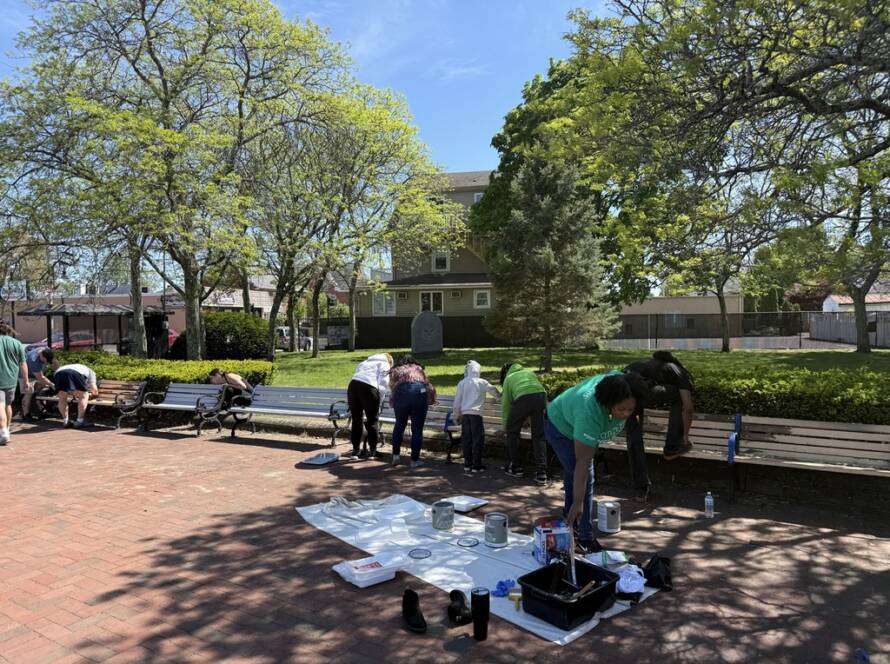 Volunteers Unite to Improve Veterans Park