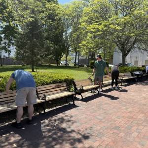 Volunteers Unite to Improve Veterans Park
